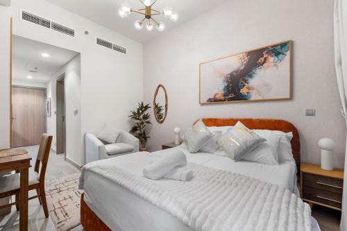 Urban Luxe Studio in Dubai - image 2