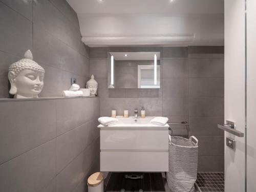 Three-Bedroom Premium Apartment image 10