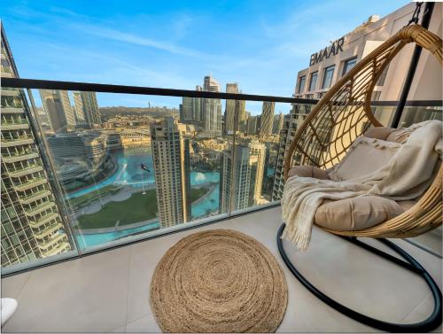 Wabi-Sabi Style Fountain-View 4 BR Apt in the Sky, Dubai (photo 2)