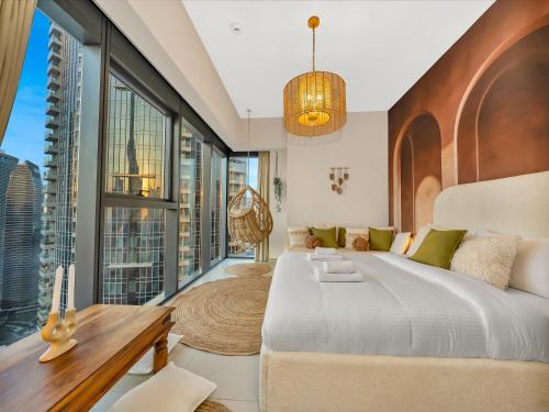 Wabi-Sabi Style Fountain-View 4 BR Apt in the Sky, Dubai (photo 4)