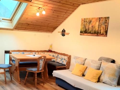 One-Bedroom Apartment with Balcony and Mountain View 