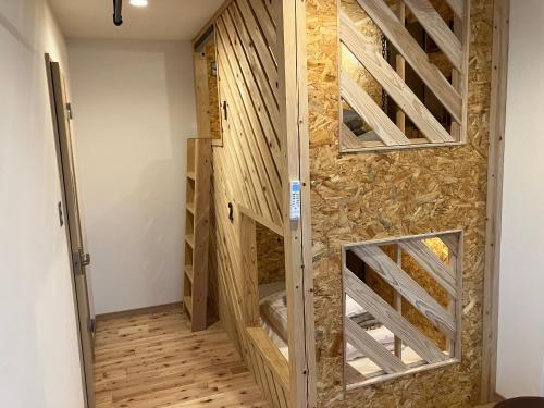 2 bunk beds