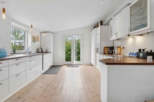 บริการและสิ่งอำนวยความสะดวก, Lovely Secluded Cottage In Dronningmølle in ดรอนนิงเมิลเลอ