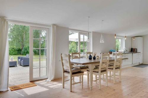 บริการและสิ่งอำนวยความสะดวก, Lovely Secluded Cottage In Dronningmølle in ดรอนนิงเมิลเลอ