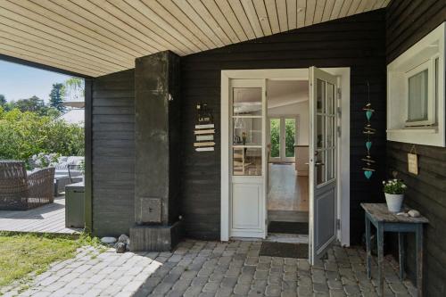 บริการและสิ่งอำนวยความสะดวก, Lovely Secluded Cottage In Dronningmølle in ดรอนนิงเมิลเลอ