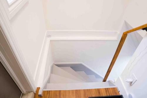 Adorable 3 Bedroom Apartment with Free Parking in Ajax (ON)