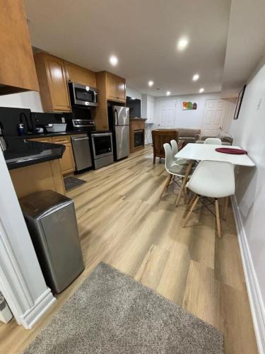 Serenity Comfort Suites in อแจค