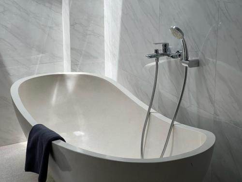 Nomadic LUX villa - image 3