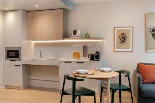 keuken, Element by Marriott Wroclaw in Wroclaw Suburbs