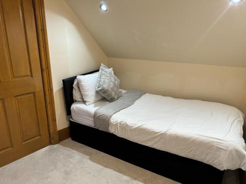 2-Bed Cottage Sleeps 4 10 mins to Glasgow Centre, Glasgow (Foto 10)