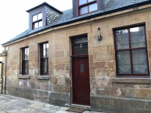 2-Bed Cottage Sleeps 4 10 mins to Glasgow Centre, Glasgow