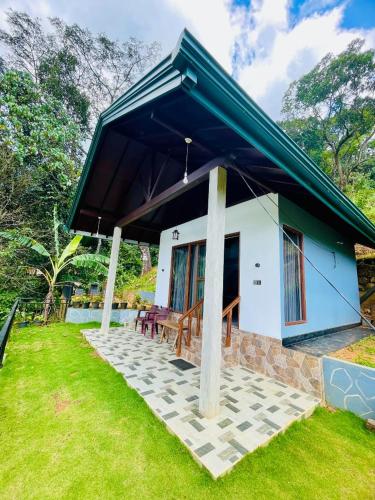 Pandangan, Rainforest Border Edge in Deniyaya
