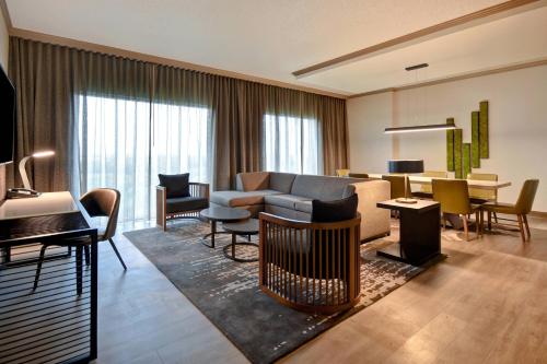 622944984 Dallas/Fort Worth Marriott Hotel & Golf Club at Champions Circle