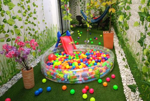 Casa Familiar con Sala de Juegos y Espacio para 15 Personas