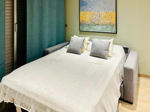 Bellissime studio tout confort vue sur la marina et la piscine