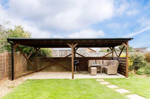 Home from home 3-Bed Nr East Wittering Beach Home from home 3-Bed Nr East Wittering Beach
