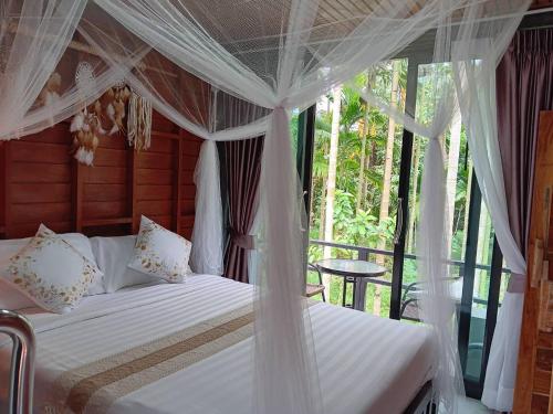 Alaska pool cafe&homestay2 near The Kiriwong Valley Villas & Restaurant