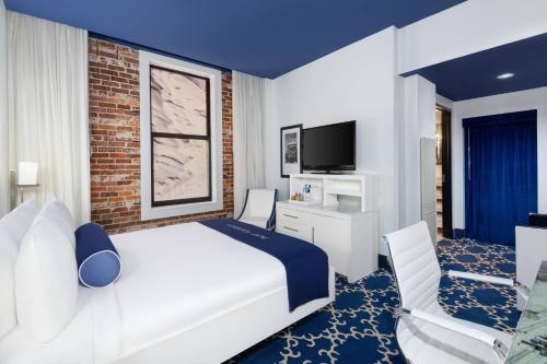 The Saint Hotel New Orleans French Quarter Autograph Collection - image 8