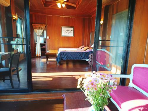 Tonnam Homestay Room Type - Deluxe Double Room