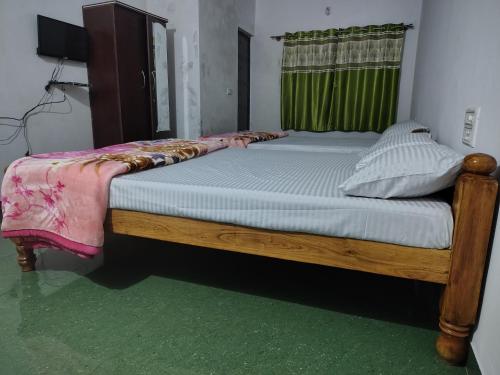 Lake Flower Homestay in ไคมารา