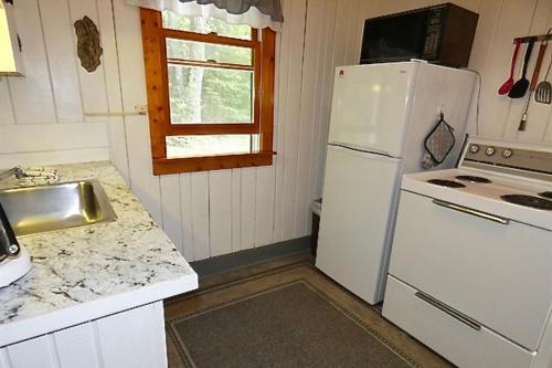 Lakeside Cottage on Torch Lake in Alden, USA