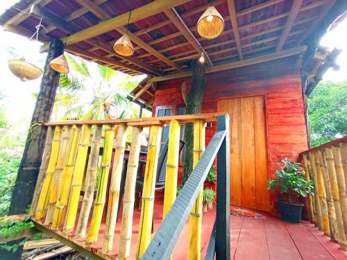 Parrot Tree House - image 4