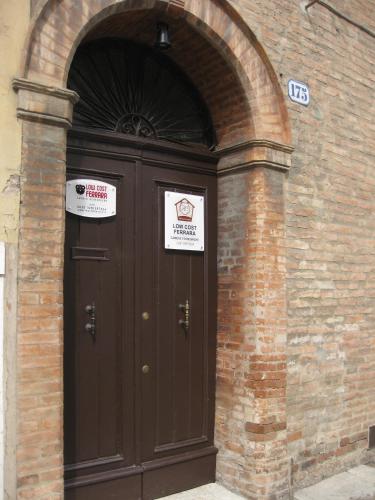 Bejárat, Low Cost Ferrara in Ferrara