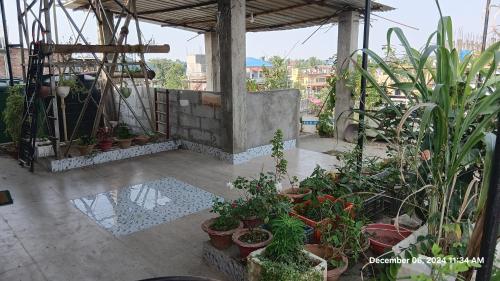 Létesítmények, Amar Apun Ghor near Jorhat repülőtér