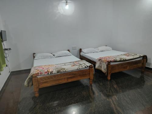 Lake Flower Homestay in ไคมารา