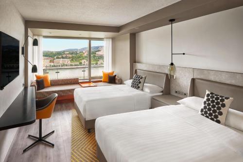 room detail thumbnail 1