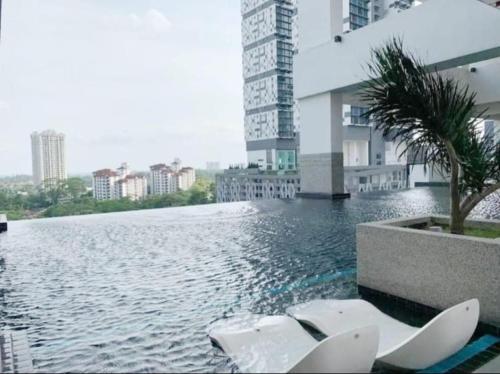 Johor Twin Galaxy near CIQ KSL Free parking 10PAX