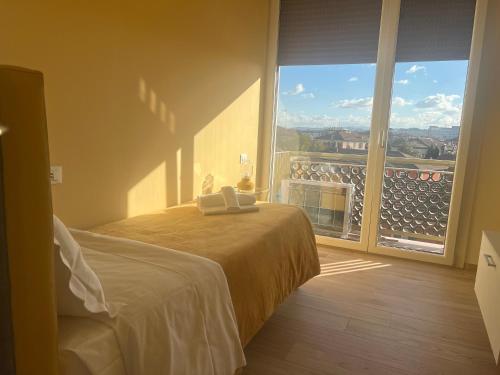 Single Room with Balcony image 4
