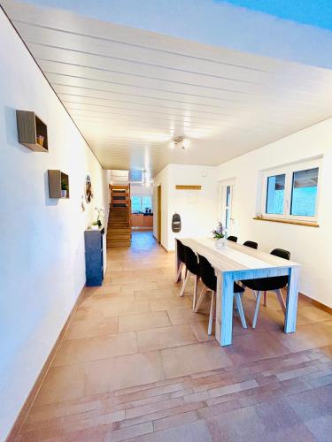 Oprema, Appartement duplex spacieux in Val-De-Travers