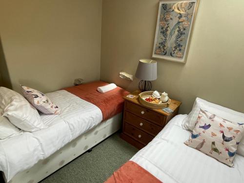 Stunning location for 4 with Pets Log fire Pass the Keys