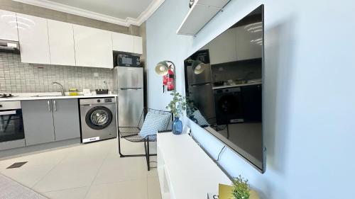 Spacious Luxury Studio Near Mall of the Emirates with Pool Access, Dubaj (zdjęcie 10)