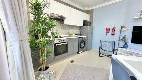Spacious Luxury Studio Near Mall of the Emirates with Pool Access, Dubaj (zdjęcie 7)