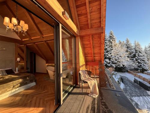 Villa La Roca Garden and Spa in กอสซีลิสโก