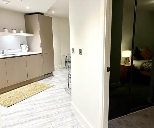 30Nights Offers l Premium Offers l Sleeps Up to 2 l Stunning View l 2 Bed 2 Bath Penthouse & Gym l City Centre JVT Short Lets, Birmingham (fotografie 9)