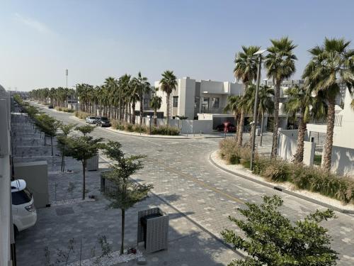 New Family Villa with PS5 and Garden and Playroom - image 2