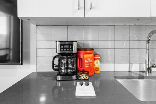 Chic Studio in Downtown BHM 4