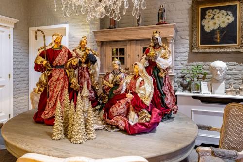 622984084 Luxury Boutique Hotel De Castillion