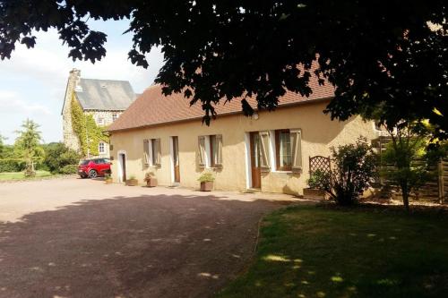 Maison de vacances dans grand jardin arboré à La Chapelle-Saint-Fray proche Le Mans Sarthe, Pays-de-la-Loire gîte à louer Sainte-Sabine-sur-Longève