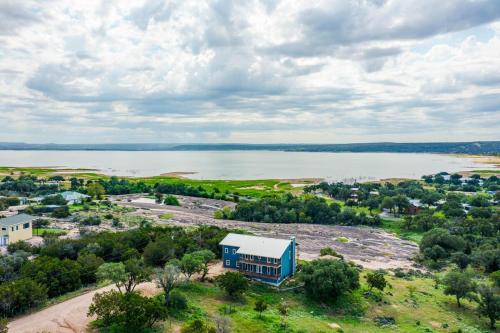 6bed 4bath 3 acres with 18i0 degree views pool firepit