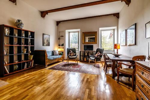 GuestHost - Porta Romana Charme Apartment