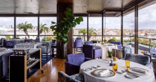 Altis Grand Hotel - image 12