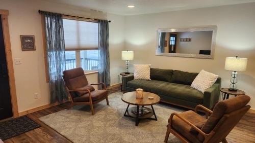 Beargrass Lodging & RV Resort