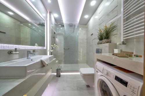 Penthouse Apartment - free access to swimming pool  and spa facilities image 5