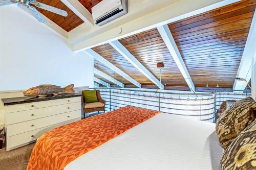 The Noniluna Two - Sleeps 9 plus Pack N Play - image 2