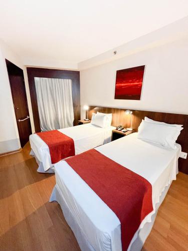 2 twin beds