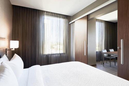 King Suite image 2